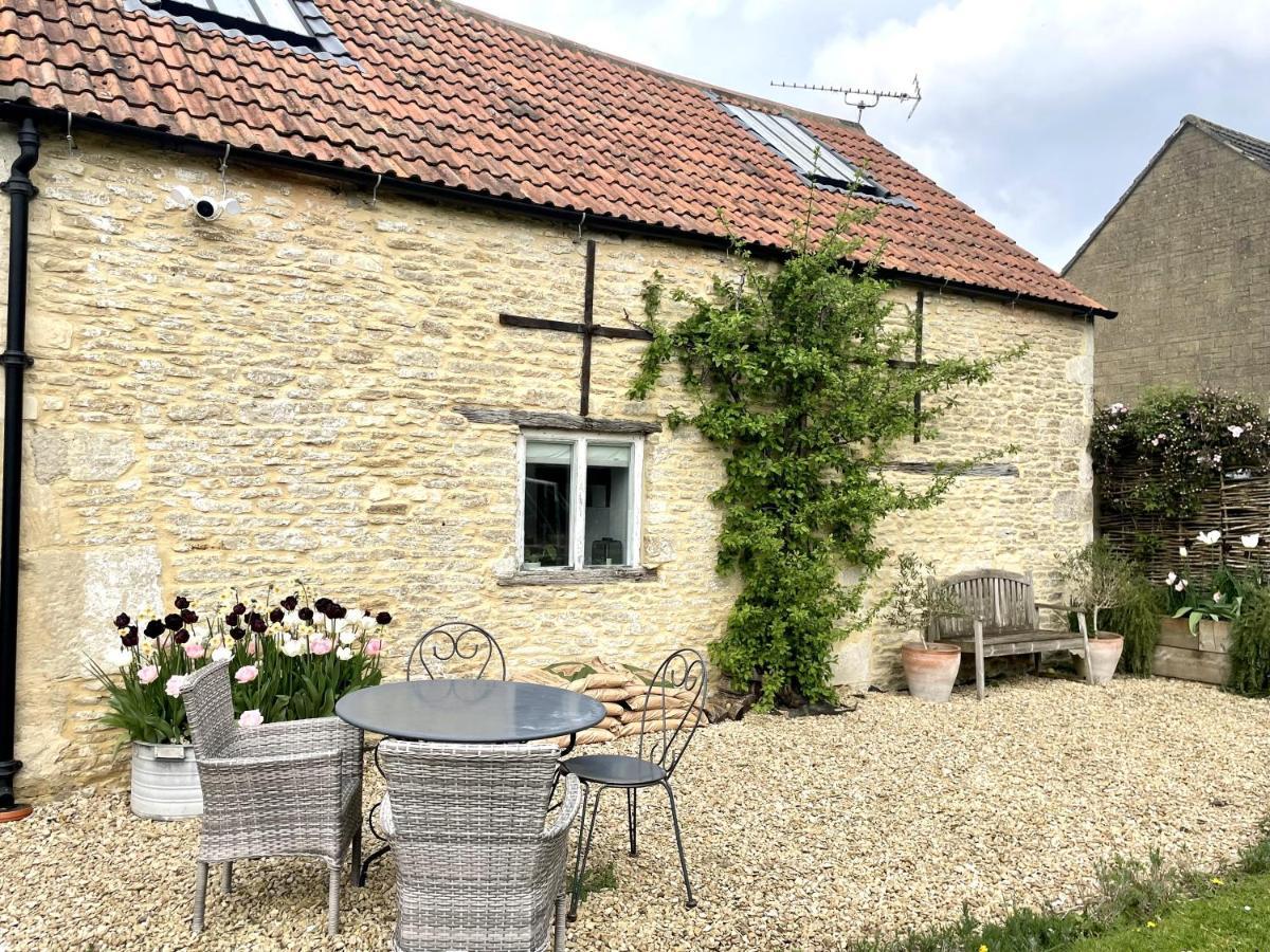 Beautiful Self-Contained Cotswolds Barn Villa Yatton Keynell ภายนอก รูปภาพ